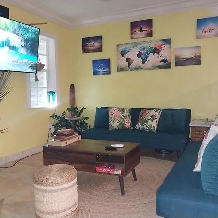 Private Guest House 2 Bedrooms & 2 Baths Near Grace Bay Beach & Long Bay Beach.